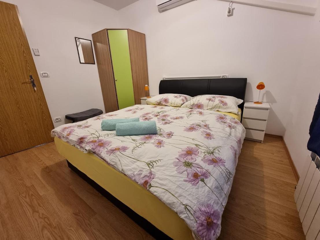 Apartma Patricija - Big Apartment For 6 Толмин Экстерьер фото