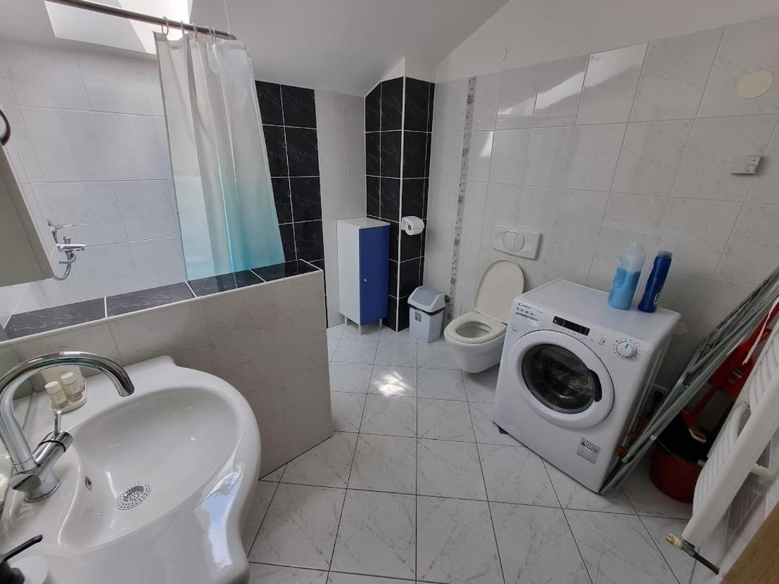 Apartma Patricija - Big Apartment For 6 Толмин Экстерьер фото