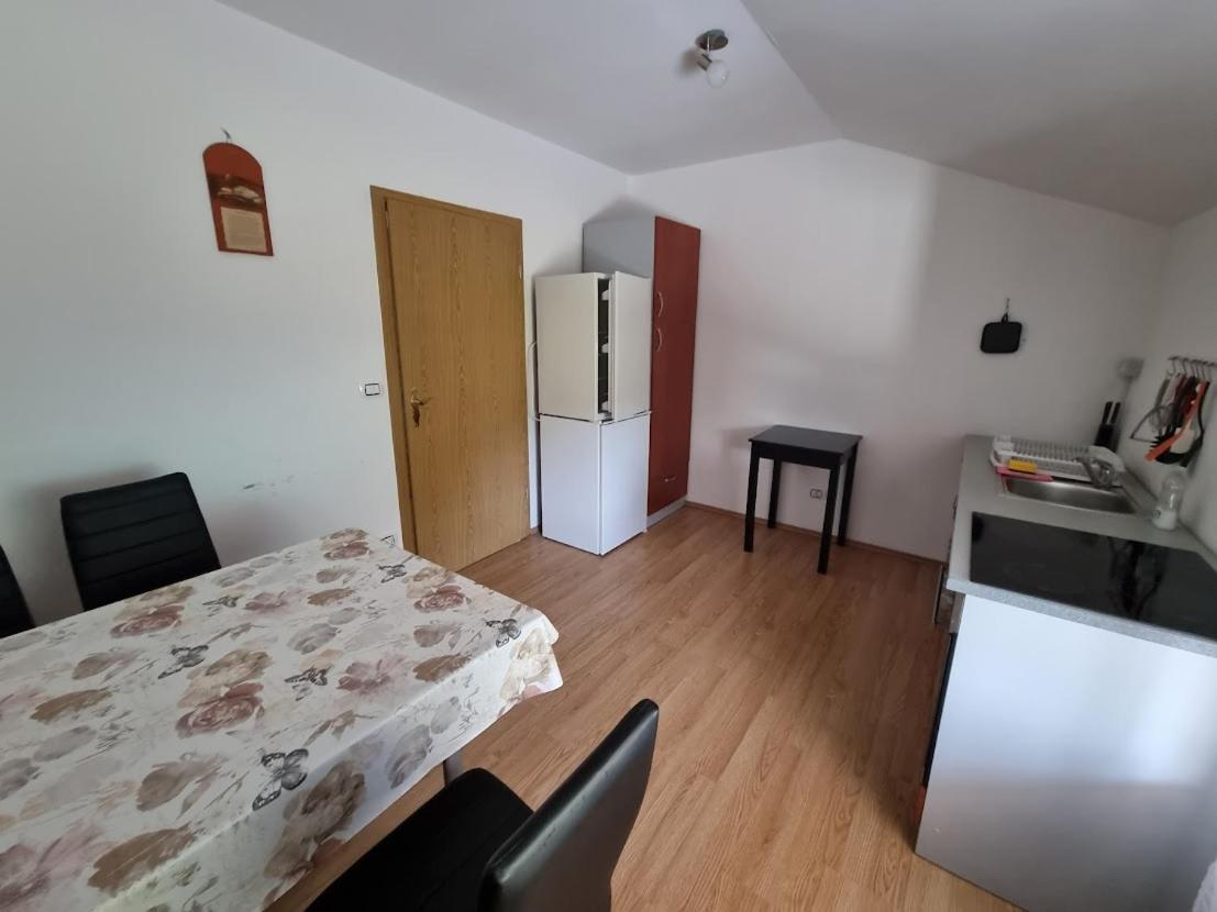 Apartma Patricija - Big Apartment For 6 Толмин Экстерьер фото